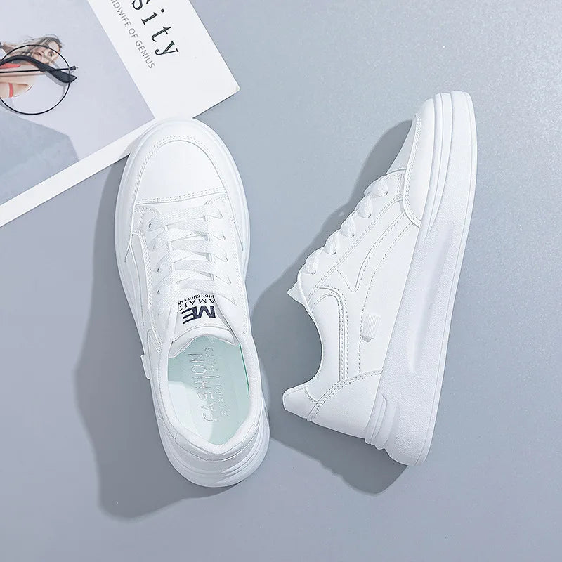 Weiße Turnschuhe